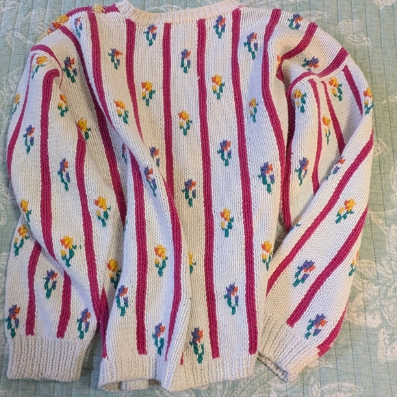 The Eagles Eyes Hand Knit, Natural Fibers Sweater - Size M/L - Picture 6 of 9